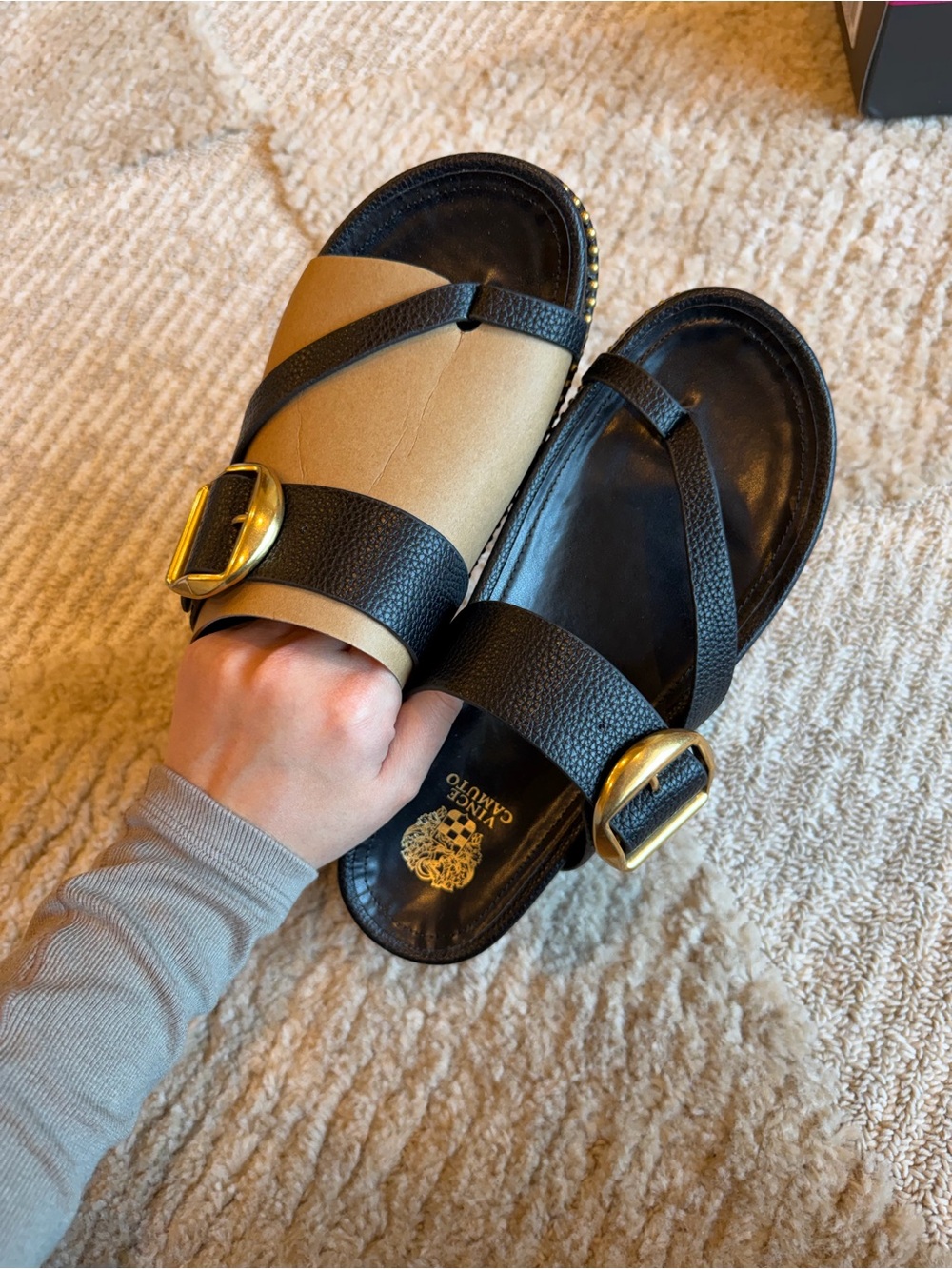 Vince Camuto Black  Buckle Toe-Loop Slides with Gold Stud BRAND NEW - Picture 3 of 3